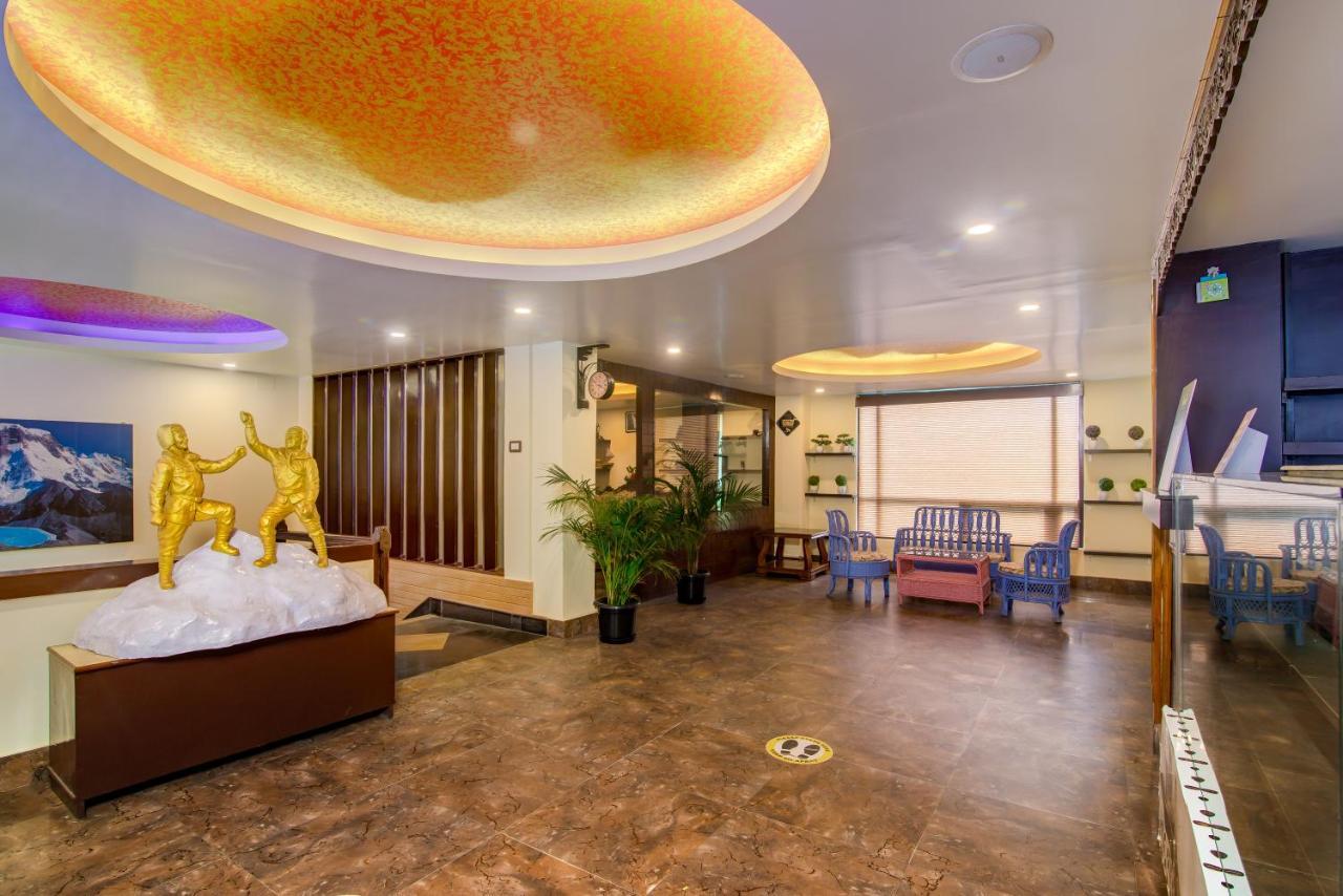 Muscatel Grand Silkroute - 300 Mts From Mg Marg 강토크 외부 사진