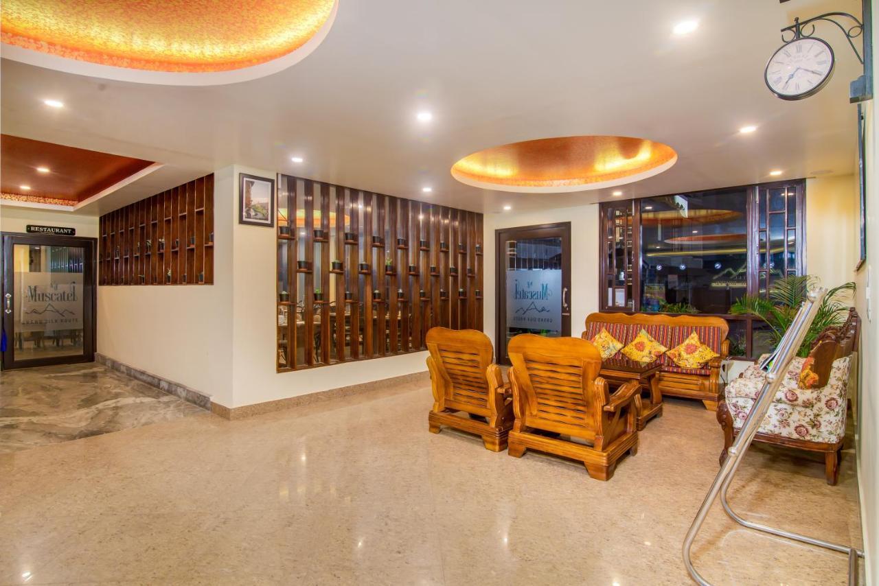 Muscatel Grand Silkroute - 300 Mts From Mg Marg 강토크 외부 사진