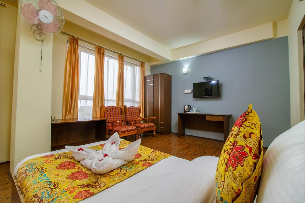 Muscatel Grand Silkroute - 300 Mts From Mg Marg 강토크 외부 사진
