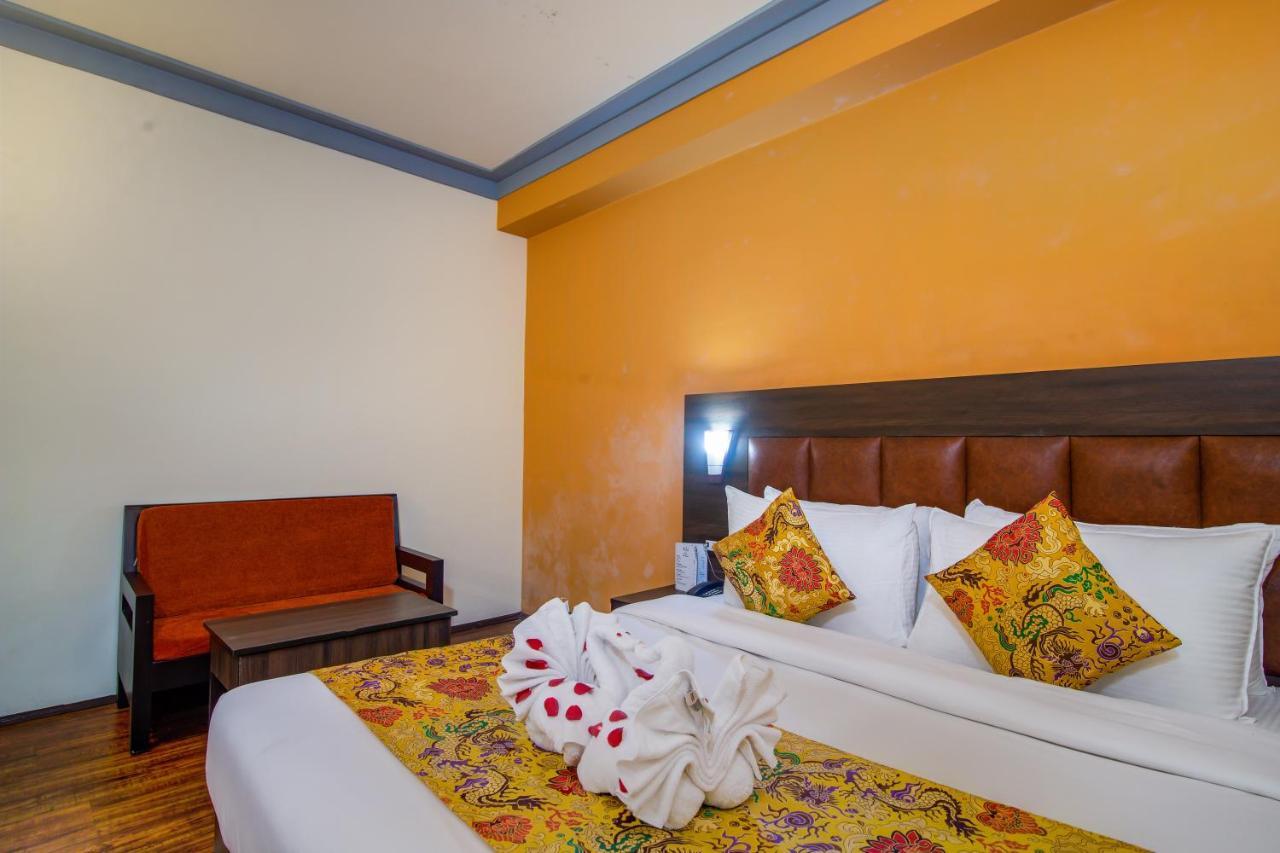 Muscatel Grand Silkroute - 300 Mts From Mg Marg 강토크 외부 사진