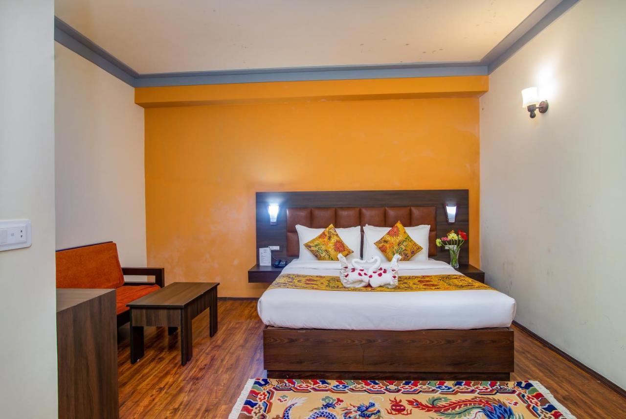 Muscatel Grand Silkroute - 300 Mts From Mg Marg 강토크 외부 사진