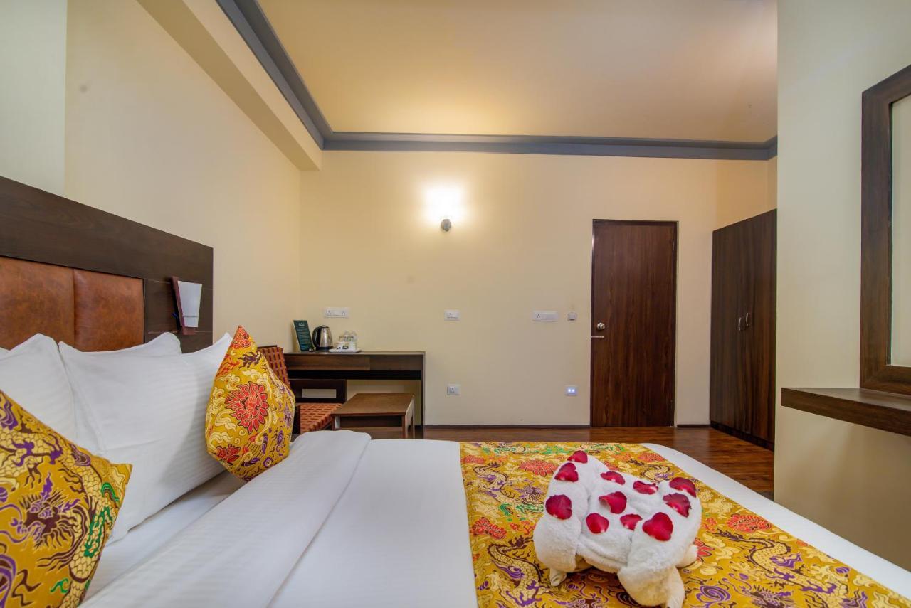 Muscatel Grand Silkroute - 300 Mts From Mg Marg 강토크 외부 사진