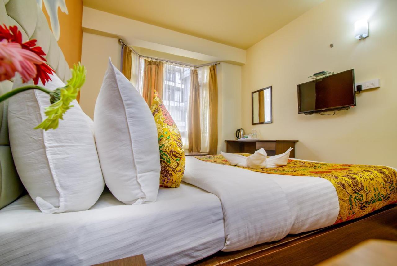 Muscatel Grand Silkroute - 300 Mts From Mg Marg 강토크 외부 사진
