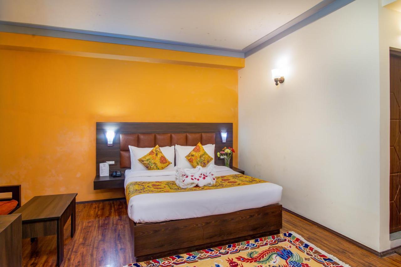 Muscatel Grand Silkroute - 300 Mts From Mg Marg 강토크 외부 사진