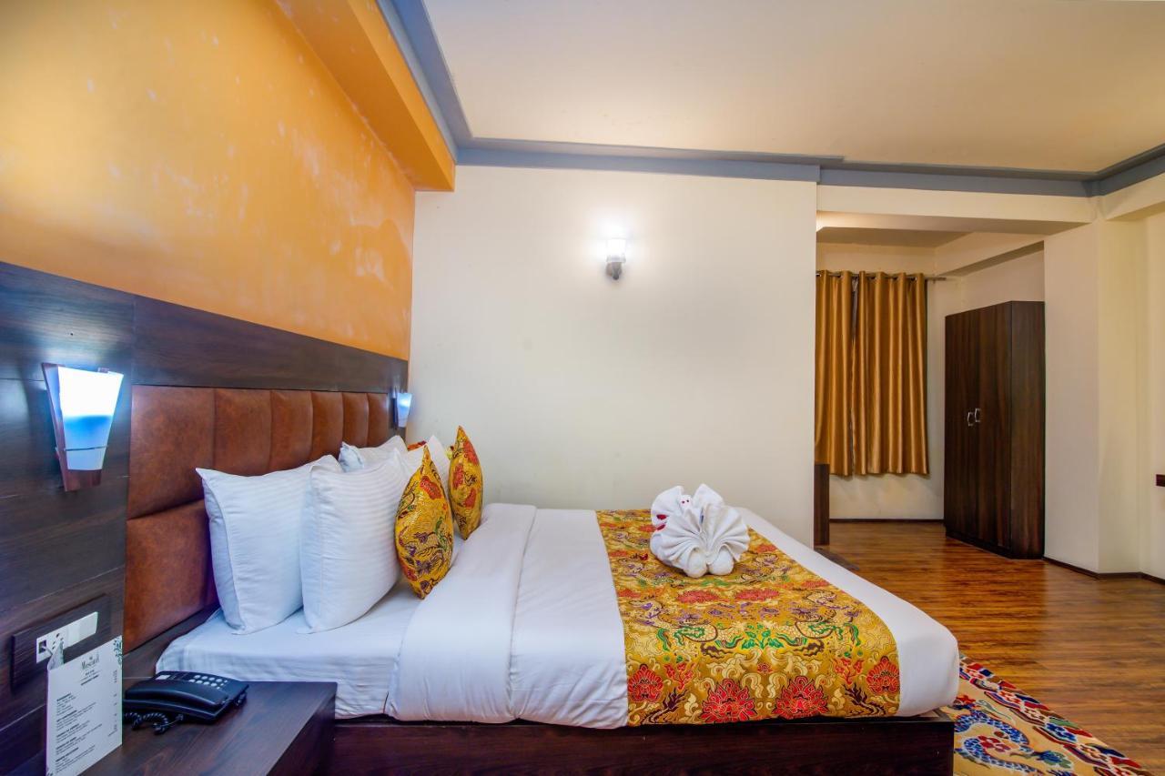Muscatel Grand Silkroute - 300 Mts From Mg Marg 강토크 외부 사진