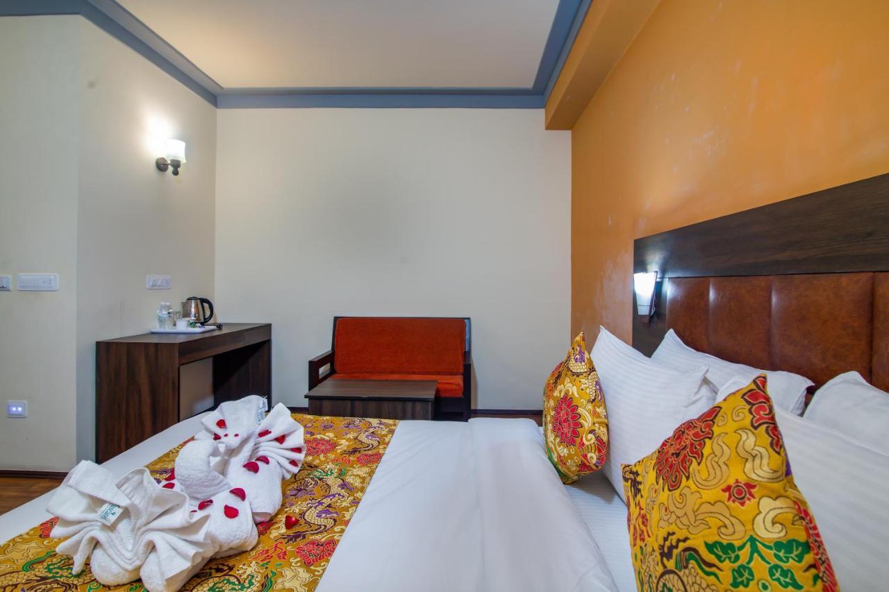 Muscatel Grand Silkroute - 300 Mts From Mg Marg 강토크 외부 사진
