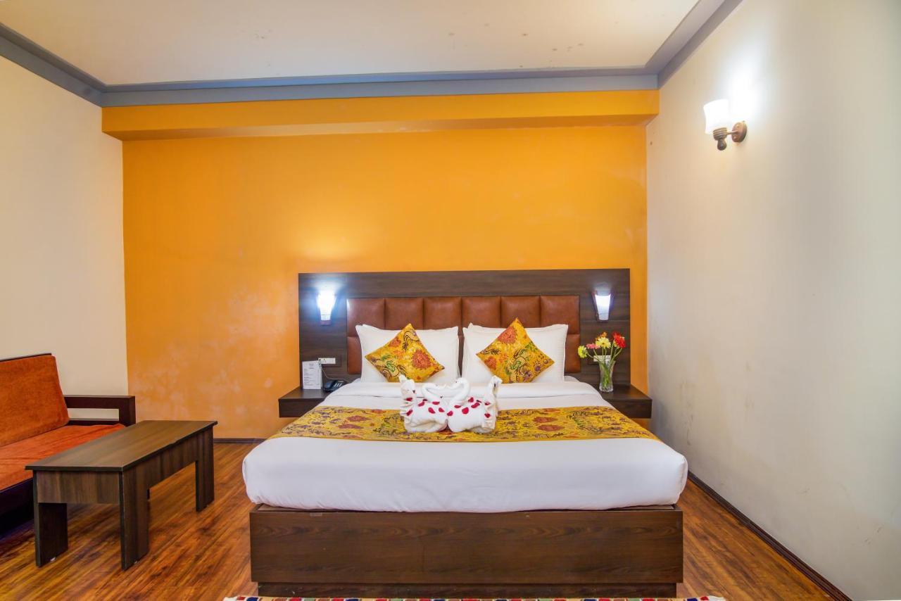 Muscatel Grand Silkroute - 300 Mts From Mg Marg 강토크 외부 사진
