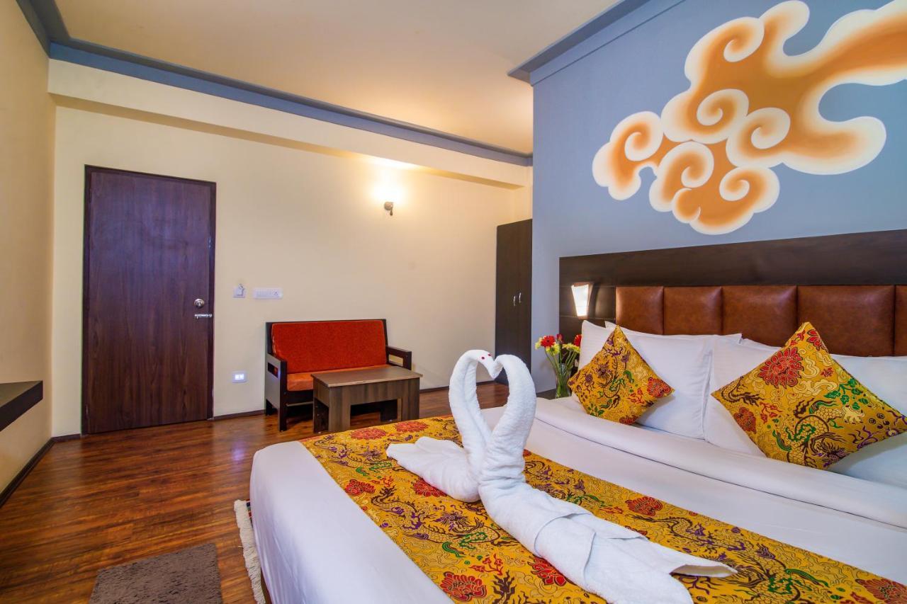 Muscatel Grand Silkroute - 300 Mts From Mg Marg 강토크 외부 사진