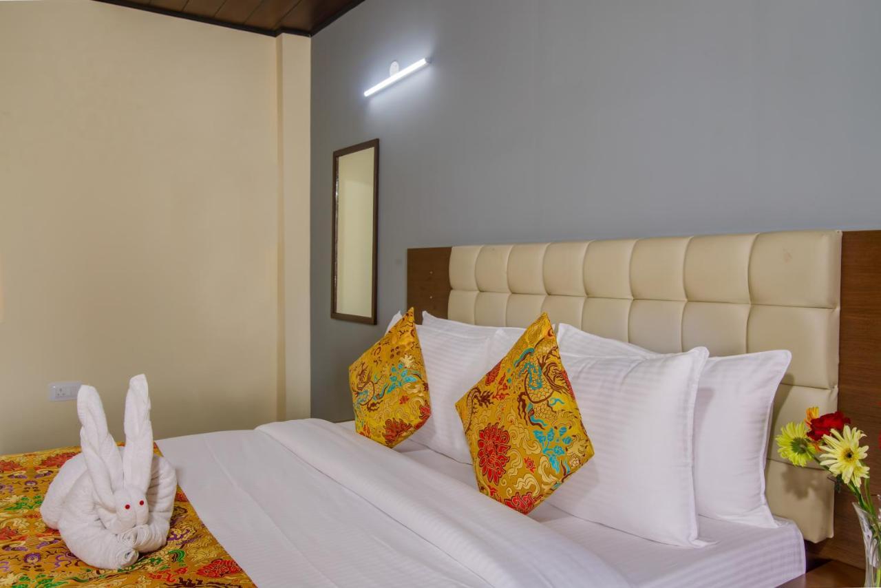Muscatel Grand Silkroute - 300 Mts From Mg Marg 강토크 외부 사진